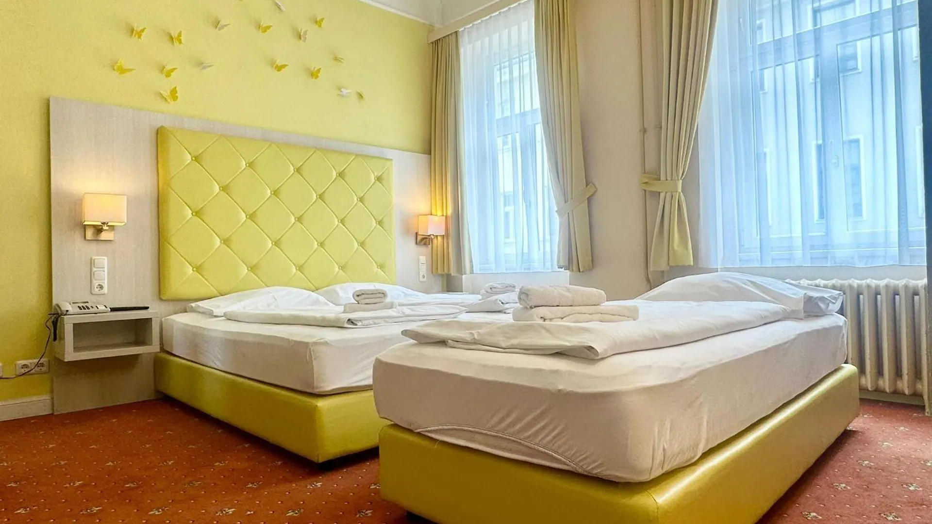 Отель Very Central, 5 Min To City Center, Self Check In Вена