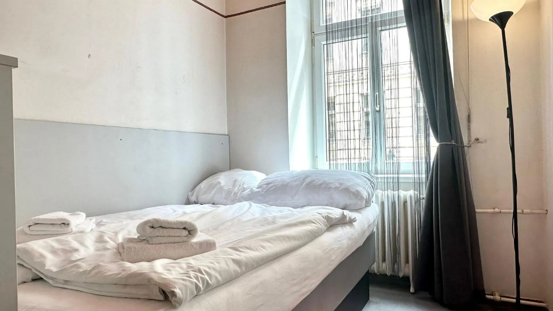 Very Central, 5 Min To City Center, Self Check In Вена 2*,  Австрия