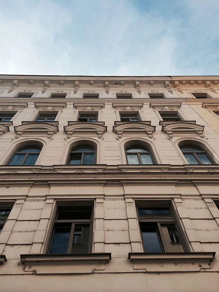 Отель Very Central, 5 Min To City Center, Self Check In Вена
