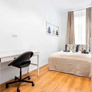 Hostal Nice Central City Room, Viena