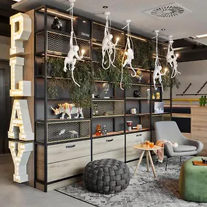 Moxy East *** וינה