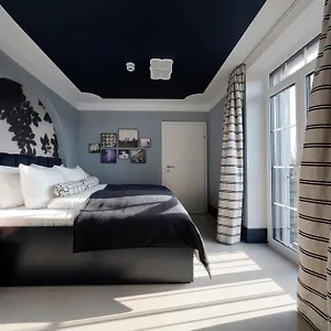 Numa Maximilian Hotel