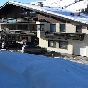 Bed & Breakfast Hotel-pension Flora Saalbach-Hinterglemm