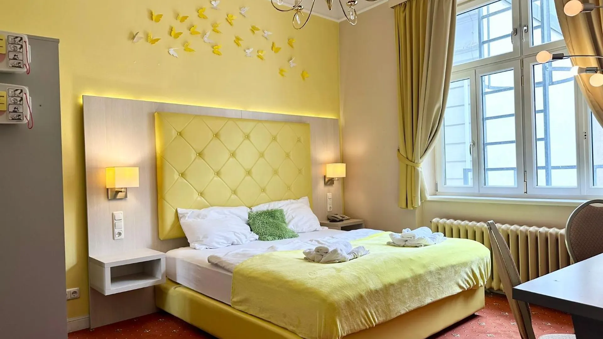 Hotel Very Central, 5 Min To City Center, Self Check In Vienna