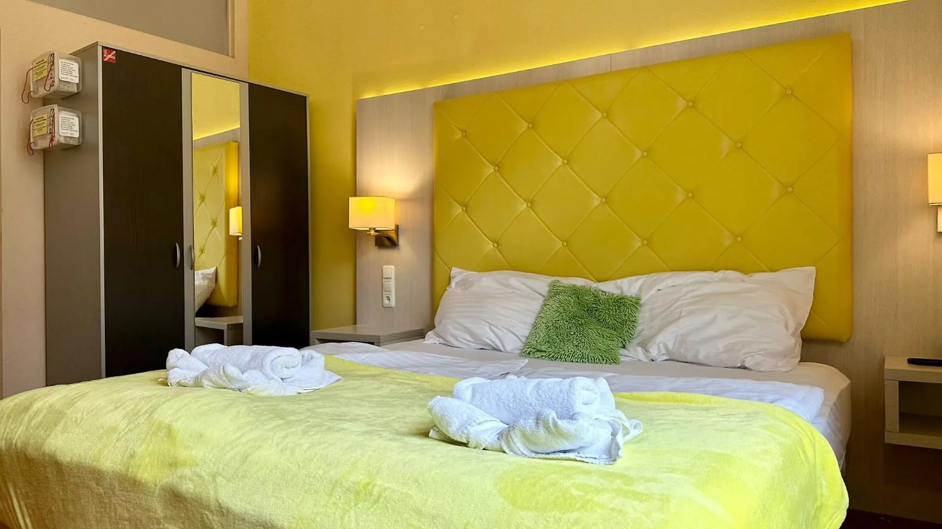 Very Central, 5 Min To City Center, Self Check In Vienna Austria