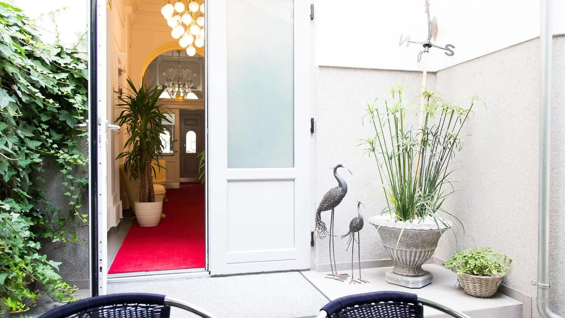 Hotel Very Central, 5 Min To City Center, Self Check In Vienna