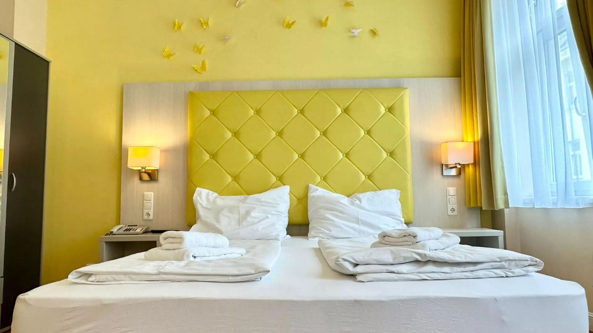 Hotel Very Central, 5 Min To City Center, Self Check In Viena