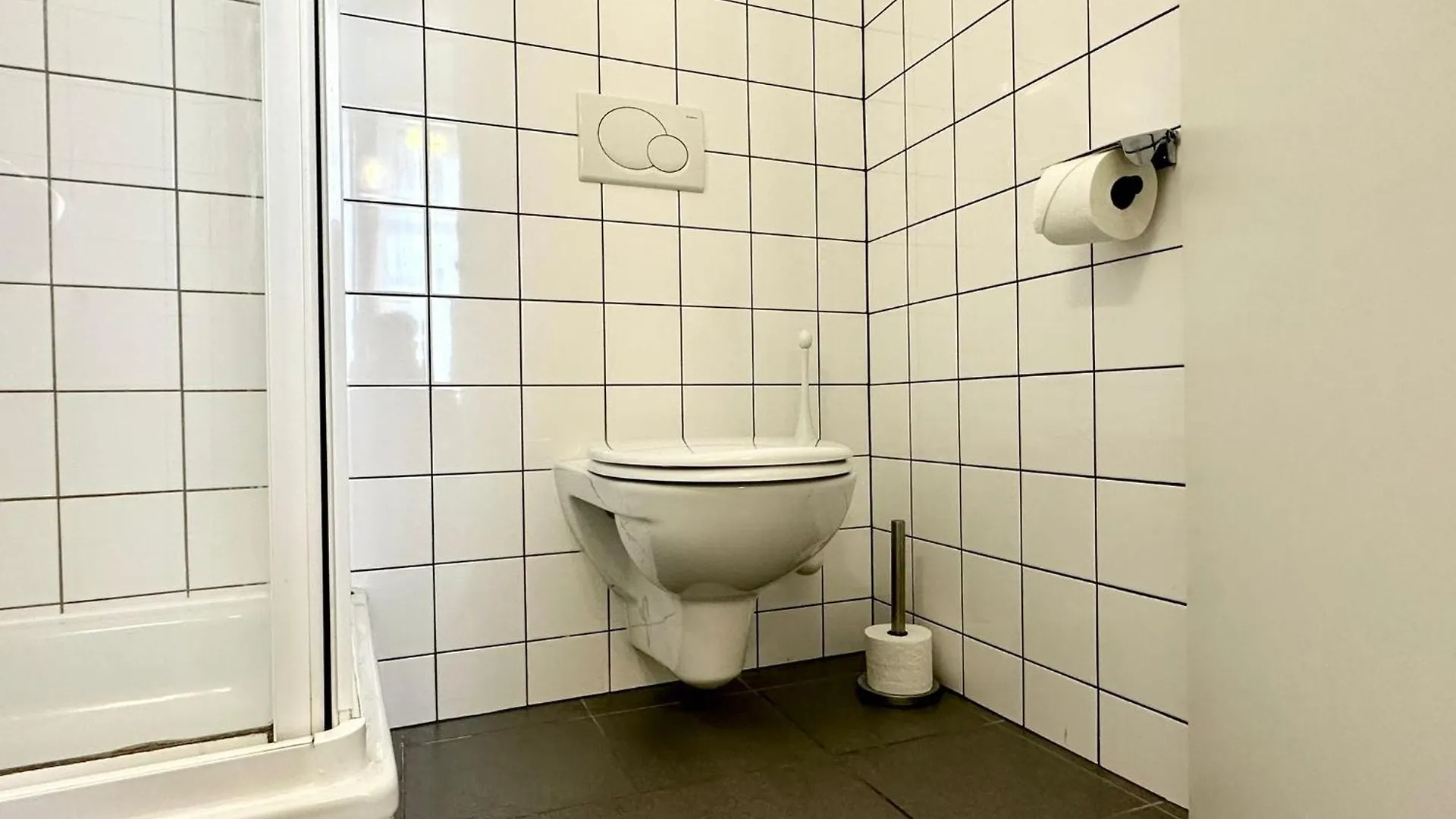 Hotel Very Central, 5 Min To City Center, Self Check In Viena