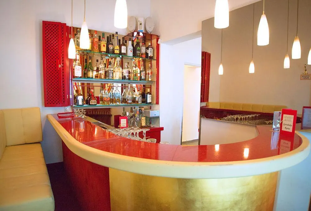 Hotel Very Central, 5 Min To City Center, Self Check In Viena