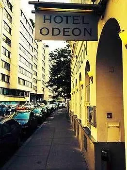Very Central, 5 Min To City Center, Self Check In Viena