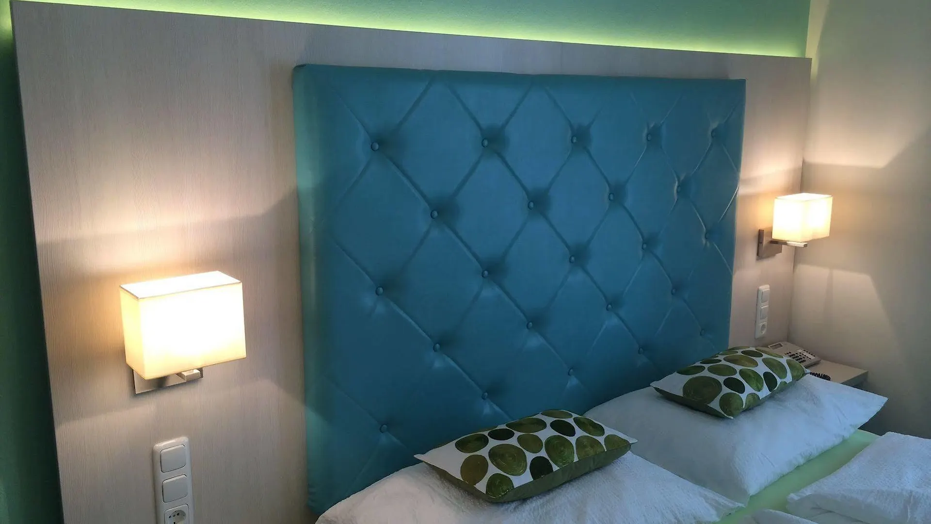 Very Central, 5 Min To City Center, Self Check In Viena