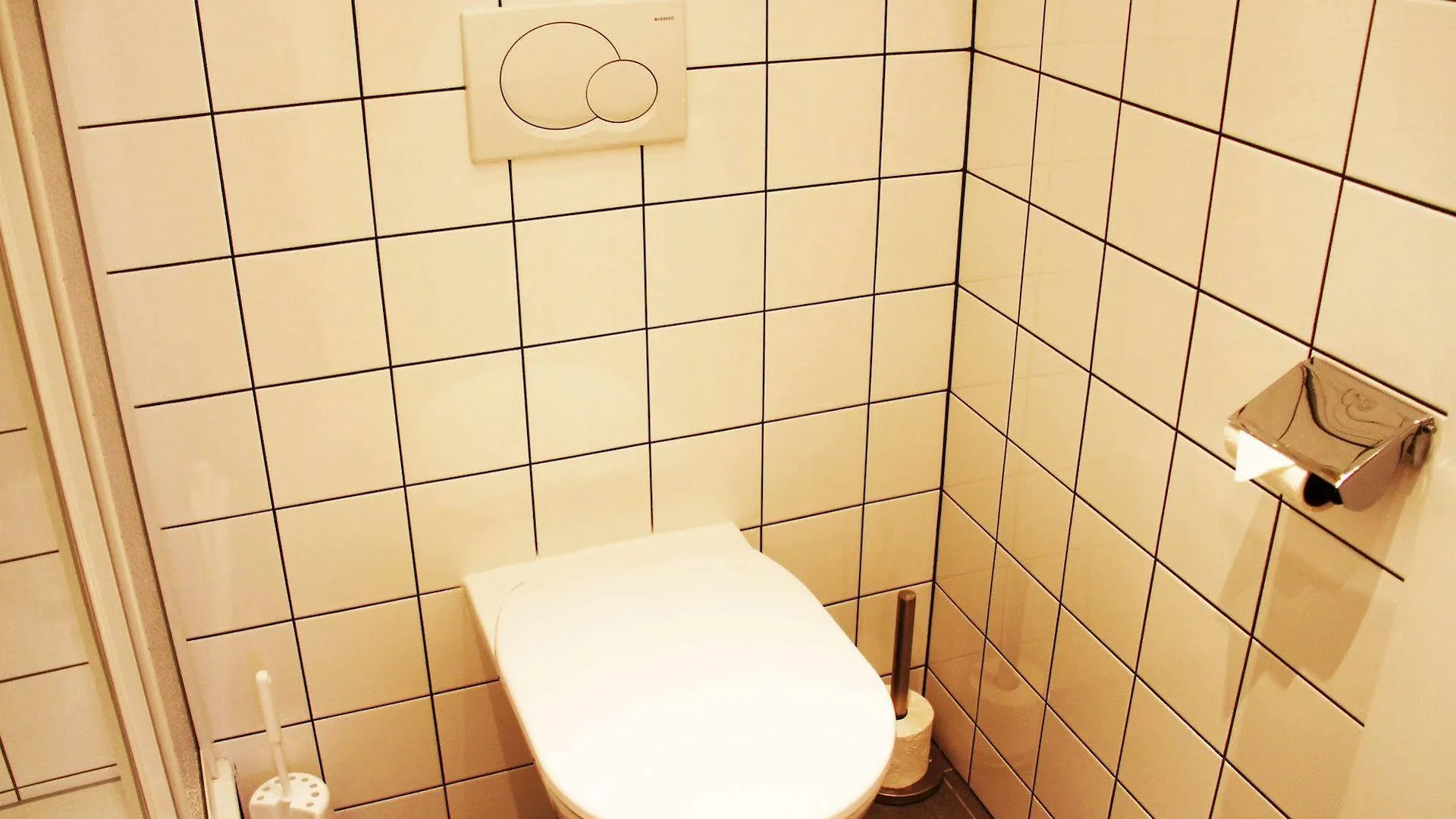 Hotel Very Central, 5 Min To City Center, Self Check In Viena