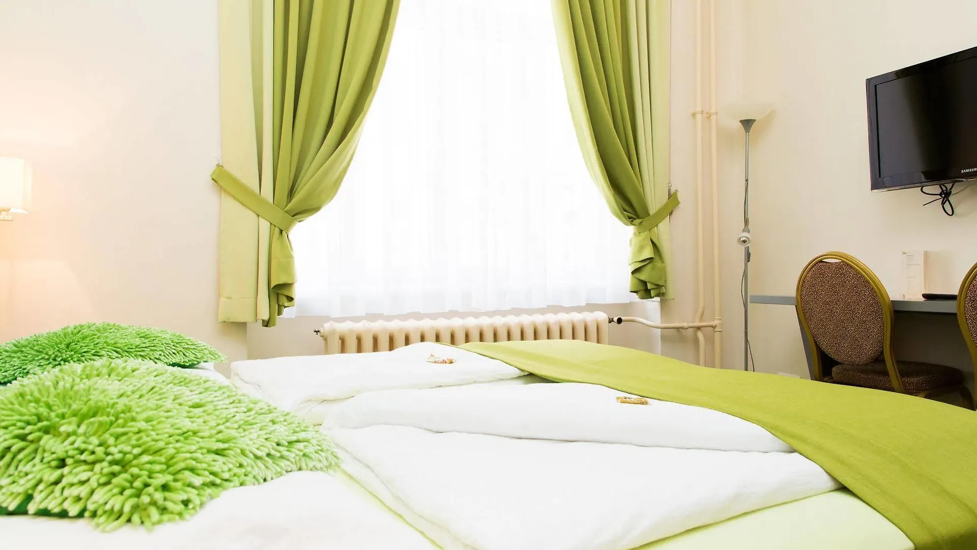 Hotel Very Central, 5 Min To City Center, Self Check In Viena