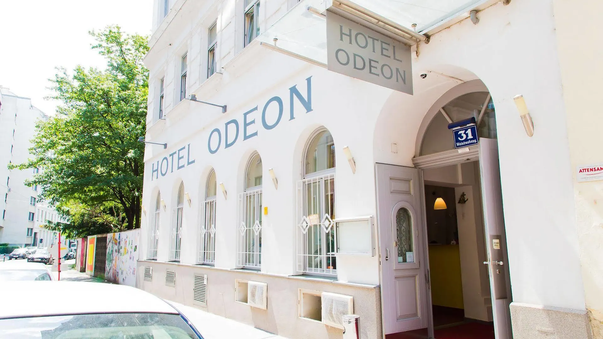 Very Central, 5 Min To City Center, Self Check In Viena Hotel